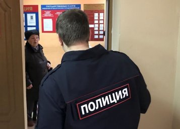 Жительницу села Тогур обвиняют в публичном оскорблении представителя власти