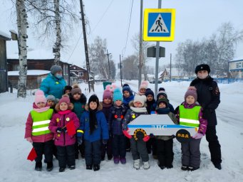 Полицейские провели «маршрутом безопасности»