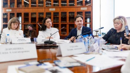 В Москве 14 апреля 2026 года обсудили безопасность ИИ и психику детей